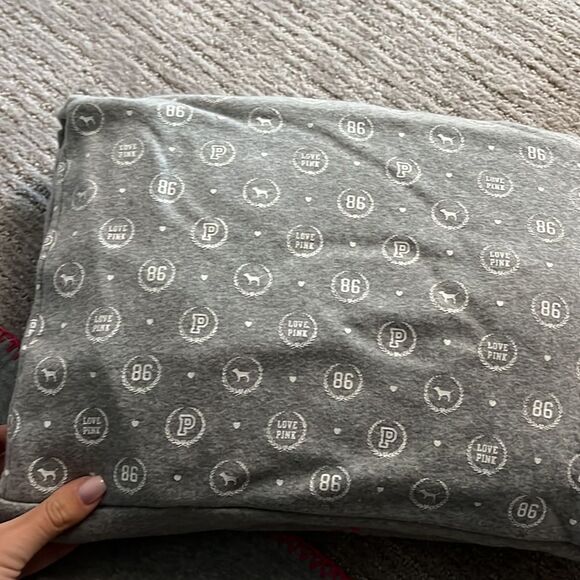 Victoria's Secret VS PINK Pillow & Blanket Travel Bag Set Monogram Dog - Picture 2 of 7
